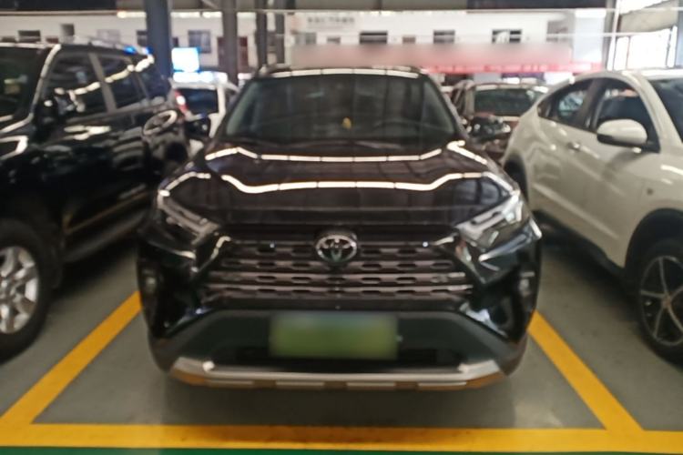 Toyota RAV4 2024 — 2
