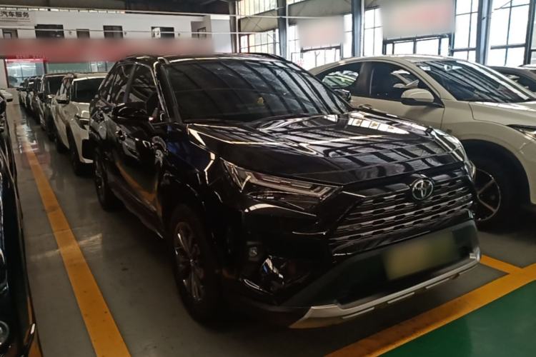 Toyota RAV4 2024 — 3