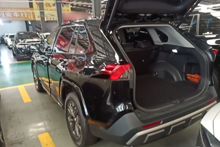 Toyota RAV4 2024 — 4