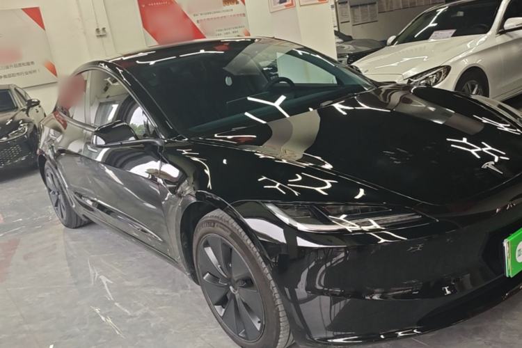 Tesla Model 3 2023 — 3