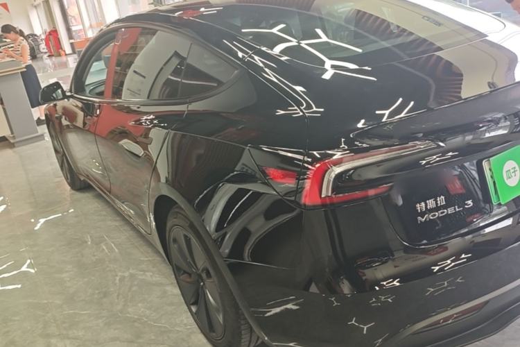 Tesla Model 3 2023 — 4