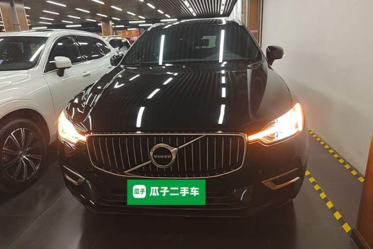 Volvo XC60 2021 — 2