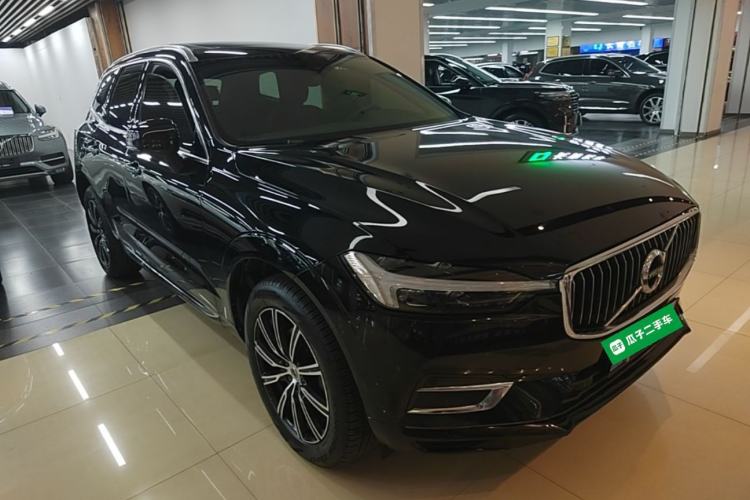 Volvo XC60 2021 — 3