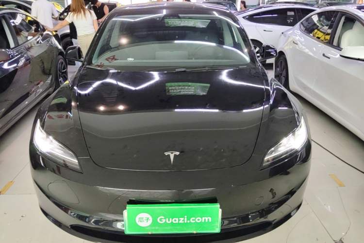 Tesla Model 3 2023 — 2