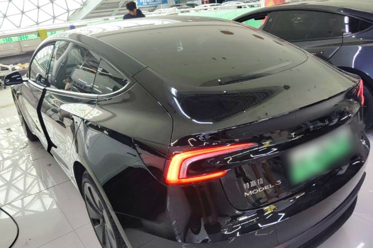 Tesla Model 3 2023 — 4