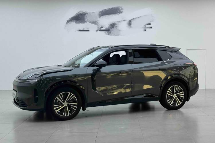 Lynk & Co 08 EM-P 2023 — фото 2