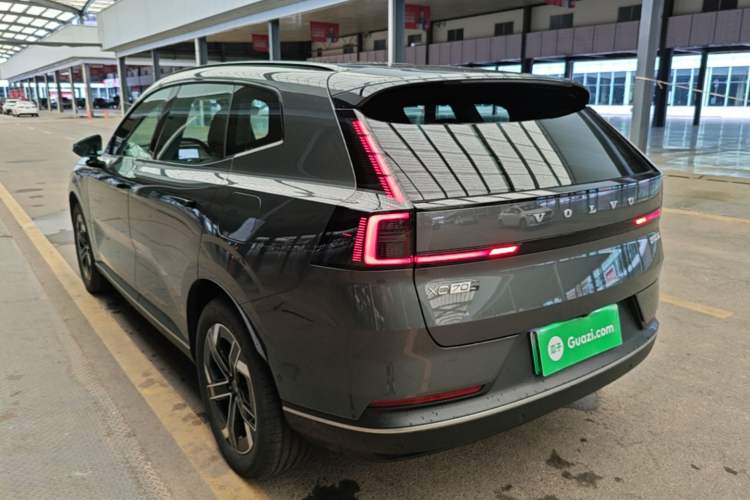 Volvo XC70 2026 — 4