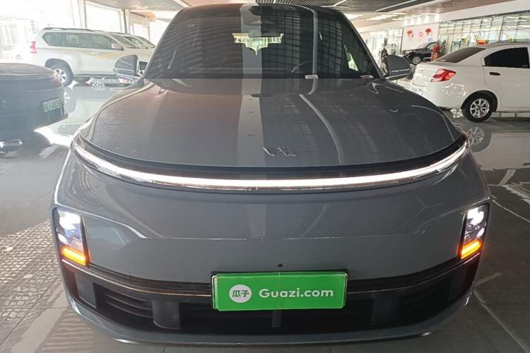 Li Auto L8 2025 — 2