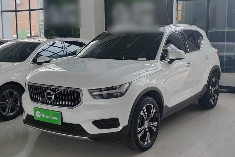Volvo xc40 2022 — фото 1