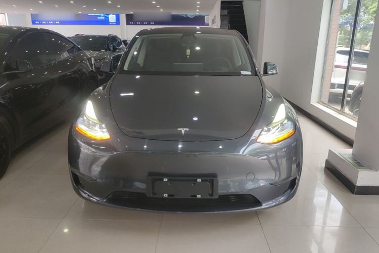 Tesla Model Y 2021 — 2