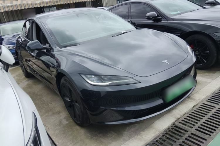 Tesla Model 3 2023 — 3