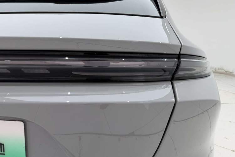 NIO ET5T 2024 — 5