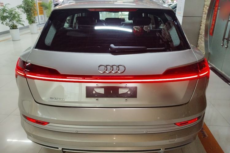 Audi e-tron 2021 — 5