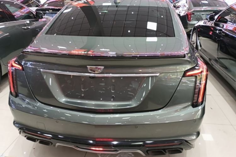 Cadillac CT5 2023 — 5
