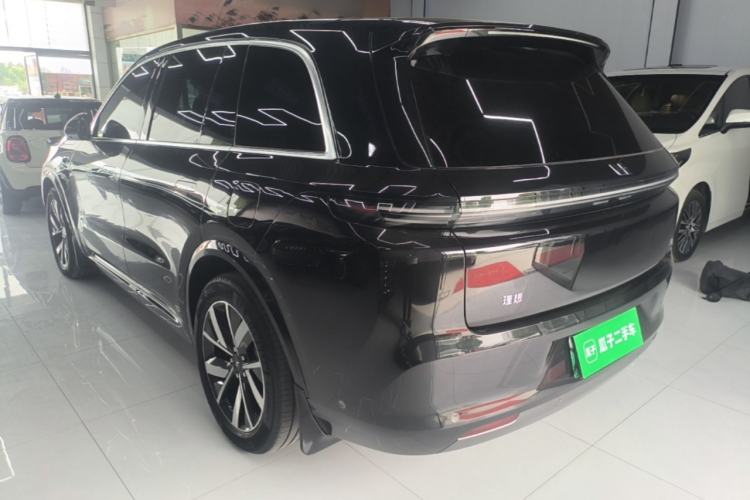 Li Auto L8 2023 — 4