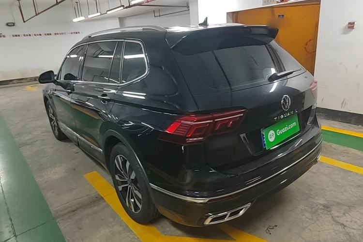 Volkswagen Tiguan L 2023 — фото 4
