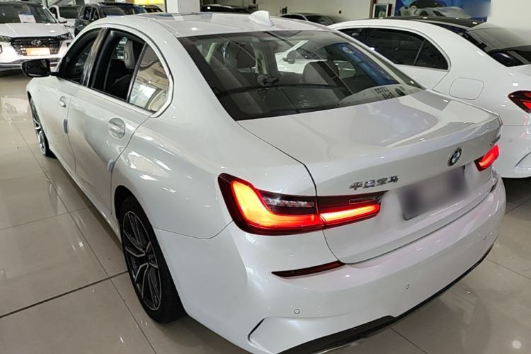 BMW 320Li 2022 — 4