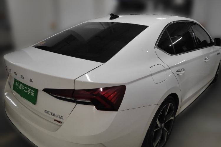 Skoda octavia 2021 — фото 4
