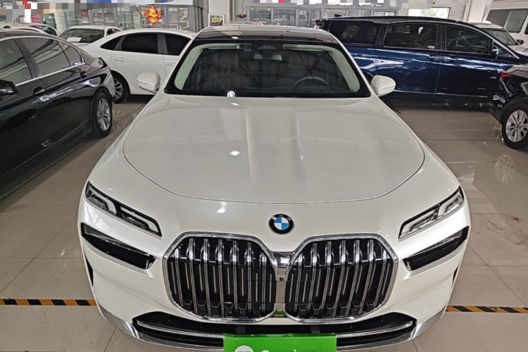 BMW 735Li 2023 — фото 2