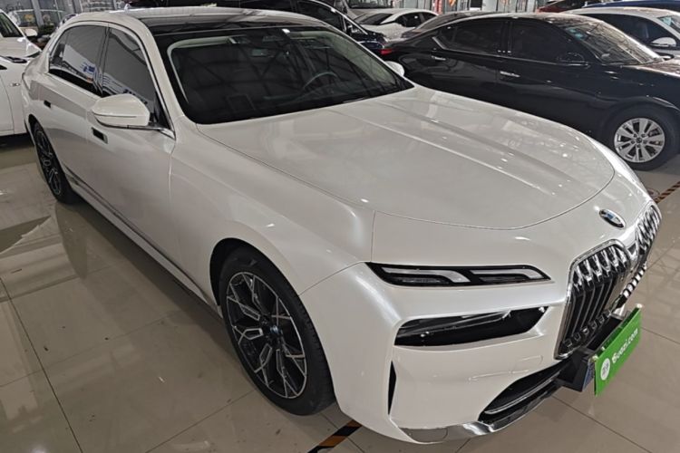 BMW 735Li 2023 — фото 3