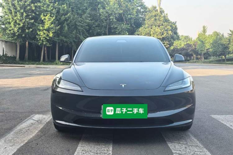 Tesla Model 3 2023 — 2