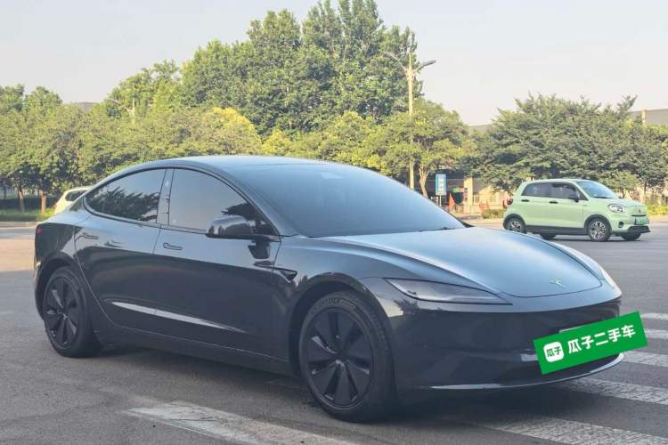 Tesla Model 3 2023 — 3