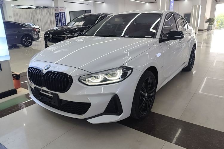 BMW 125i 2021 — фото 1