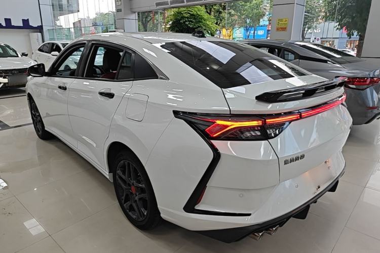 DongFeng Yixuan 2022 — 4
