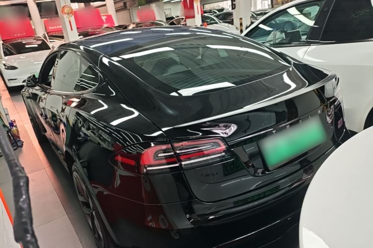 Tesla Model S 2023 — 4
