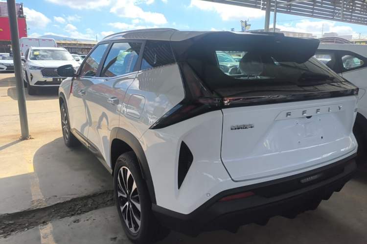 Geely Emgrand X7 Sport 2026 — фото 4