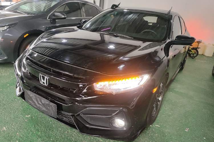 Honda Civic 2021 — фото 1