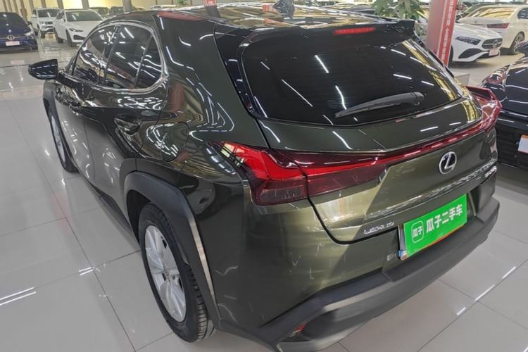Lexus UX 200 2020 — 4