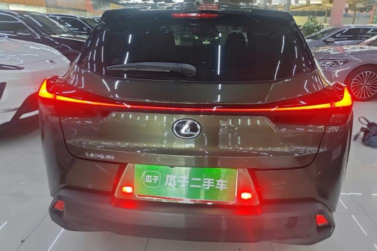 Lexus UX 200 2020 — 5