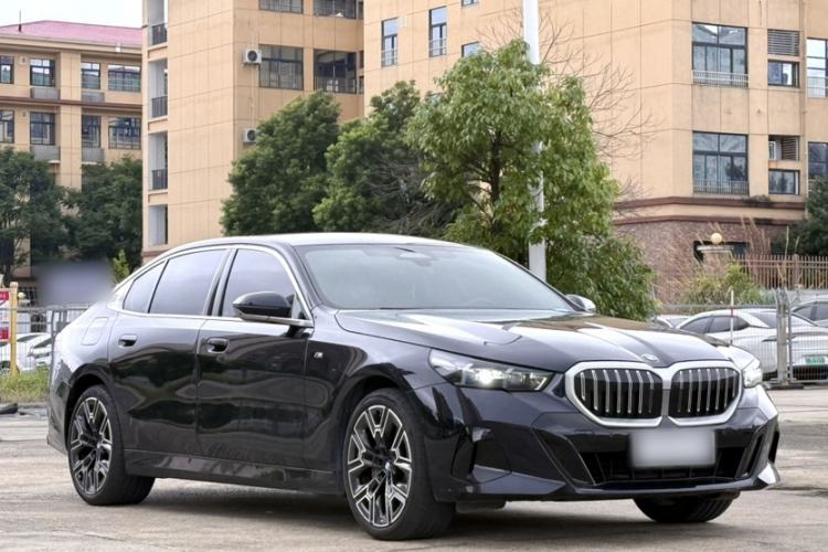 BMW 530Li 2024 — фото 4