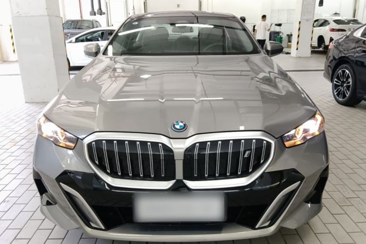 BMW i5 2024 — фото 2