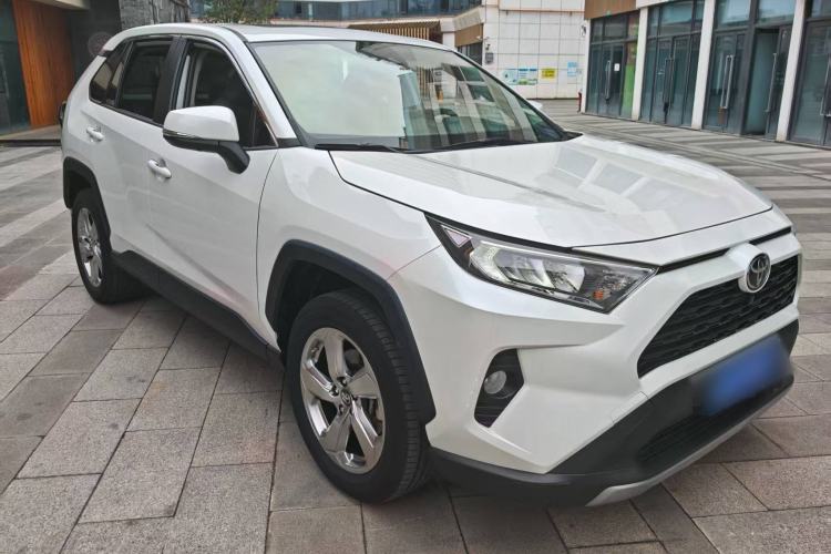 Toyota RAV4 2020 — 3