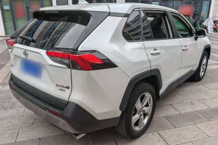 Toyota RAV4 2020 — 4