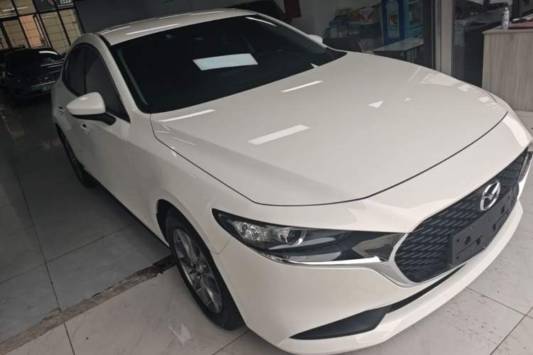 Mazda Mazda 3 2023 — 3