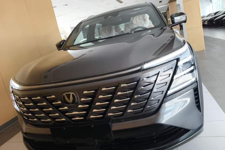 ChangAn CS75 PLUS 2025 — 2