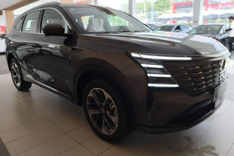 ChangAn CS75 PLUS 2025 — 3