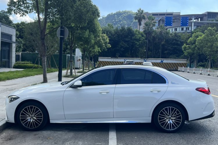 Mercedes-Benz C 260 L 2024 — 4