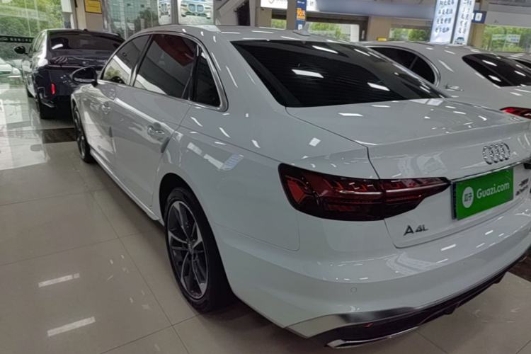 Audi A4 2022 — 4