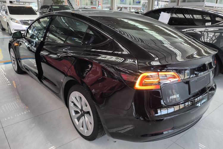 Tesla Model 3 2022 — 4