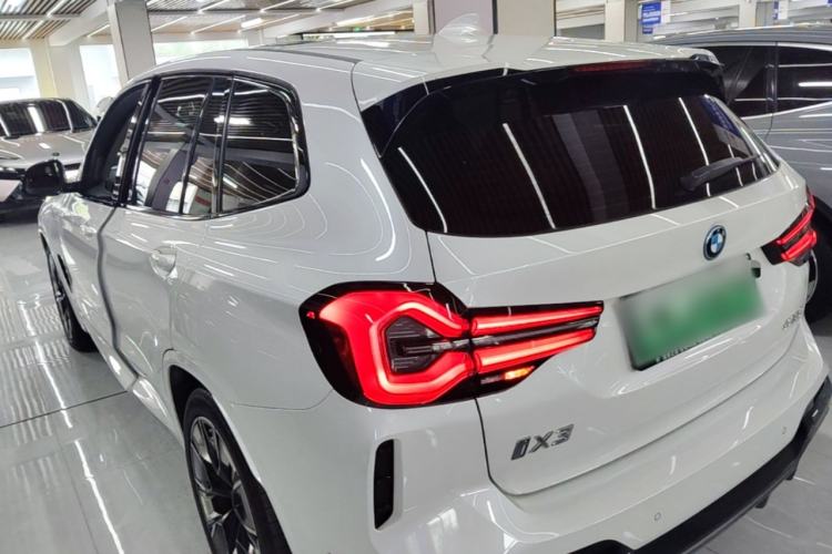 BMW iX3 2023 — 4