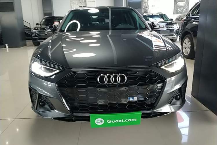 Audi A4 2022 — 2