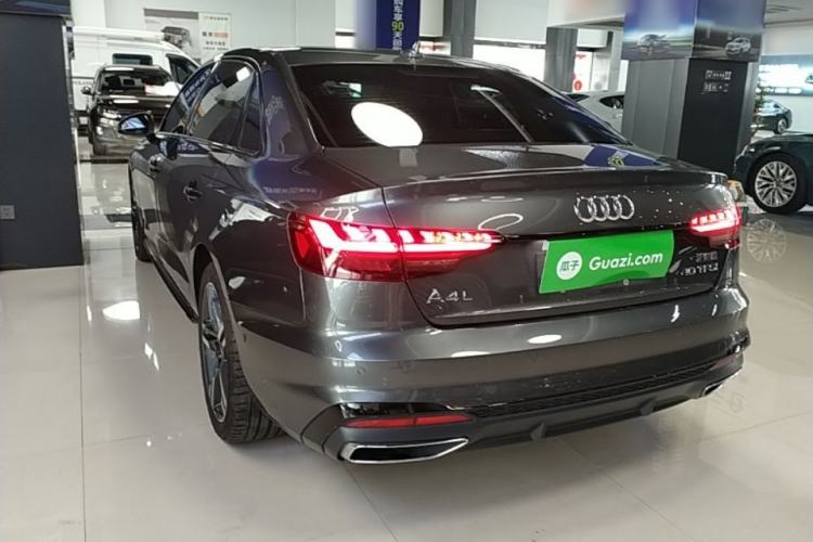 Audi A4 2022 — 4