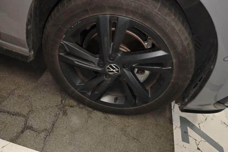 Volkswagen Golf 2023 — 5