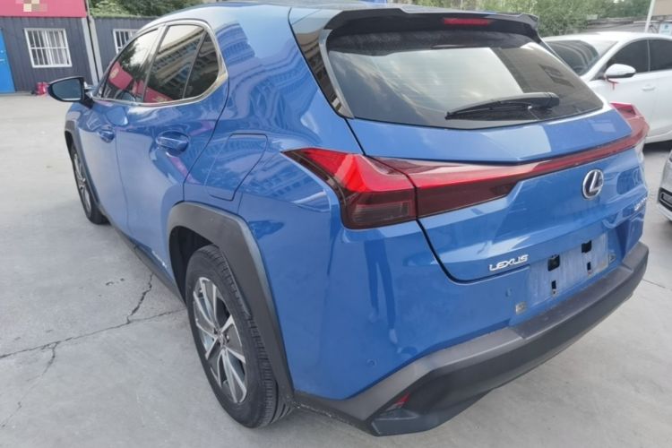 Lexus UX 300e 2020 — фото 4