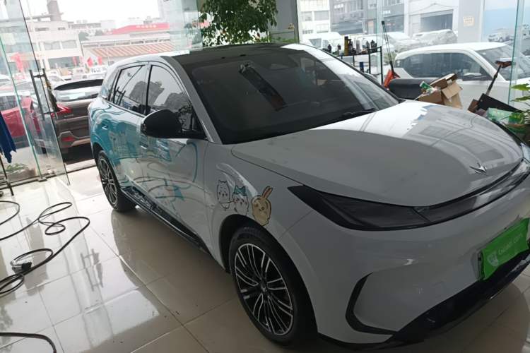 Arcfox T1 2025 — 3