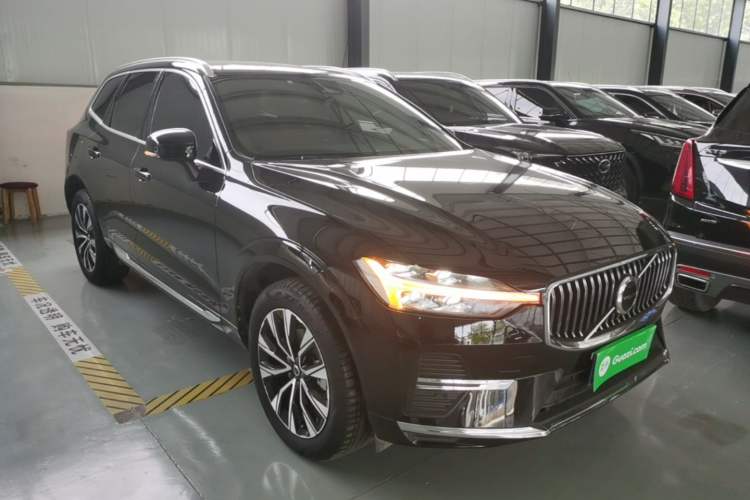 Volvo XC60 2025 — 3